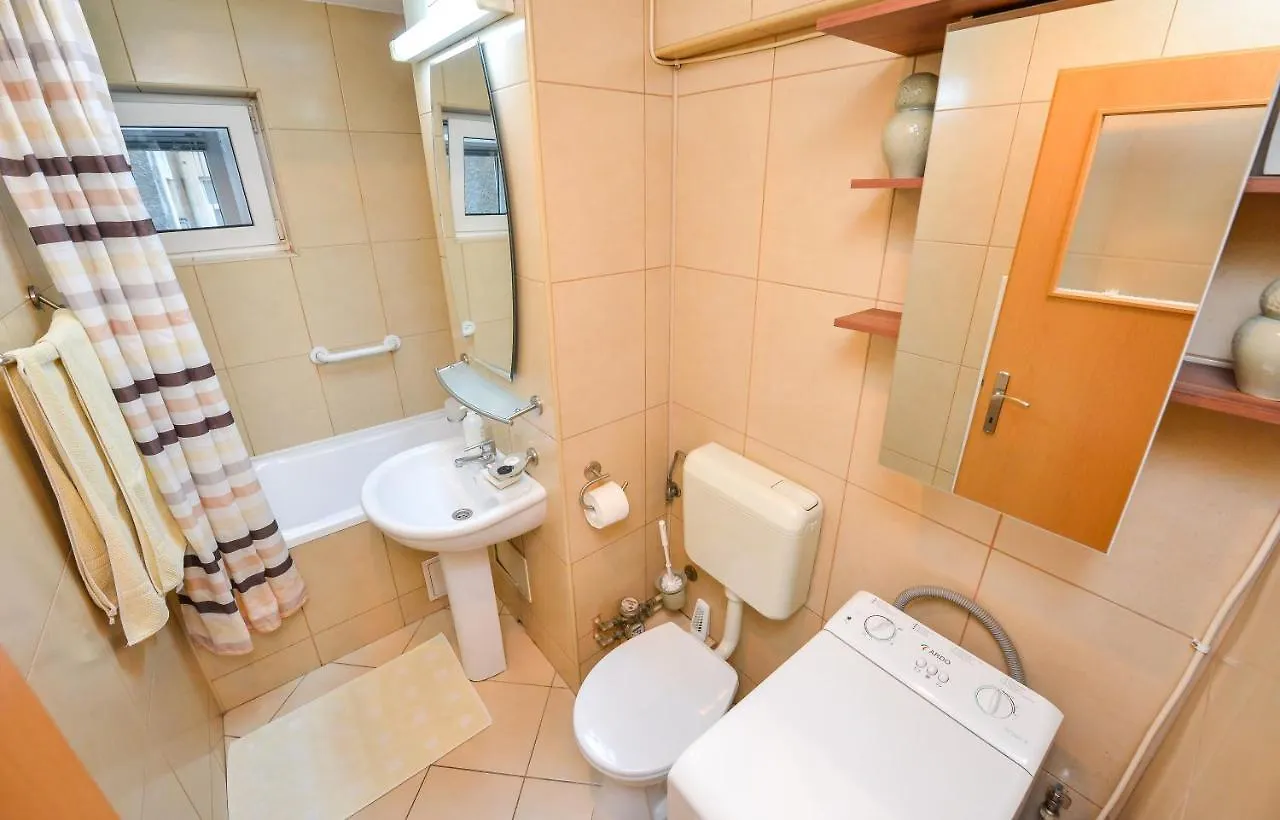 Victoriei_Majestic Apartment Bucharest
